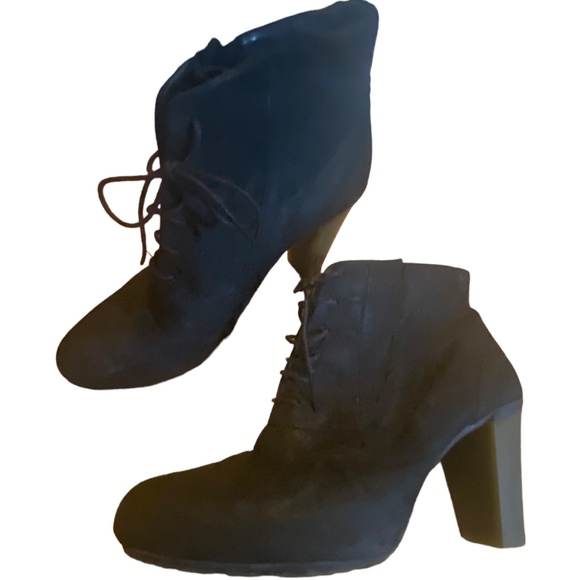 Camper leather high heeled lace up booties. Sz 37 - Picture 6 of 16